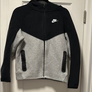 Boys XL Nike Tech Fleece Black and Gray Full-Zip Jacket